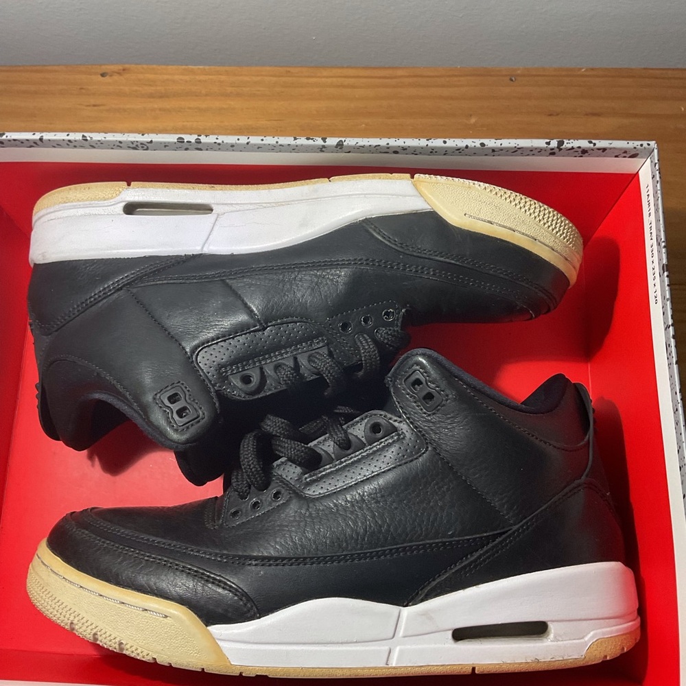 Jordan retro 3 size 8.5 Men's Black Leather